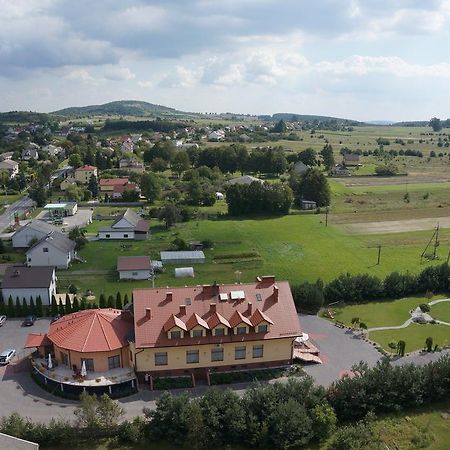 Hotel & Restauracja Okraglak Chęciny Extérieur photo