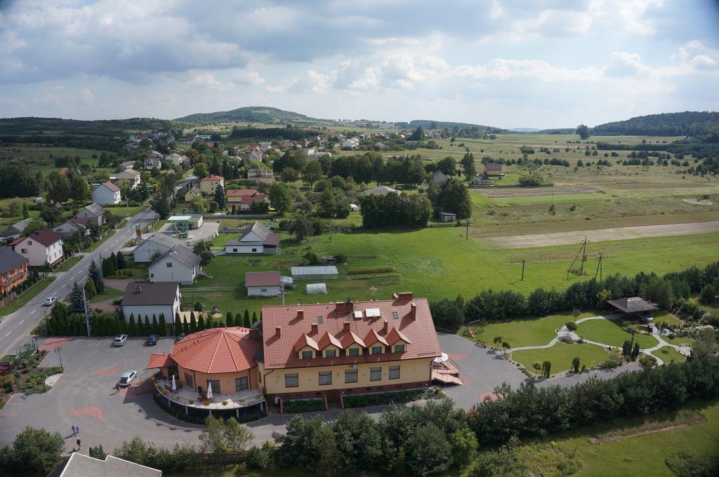 Hotel & Restauracja Okraglak Chęciny Extérieur photo