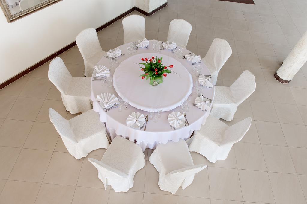 Hotel & Restauracja Okraglak Chęciny Extérieur photo