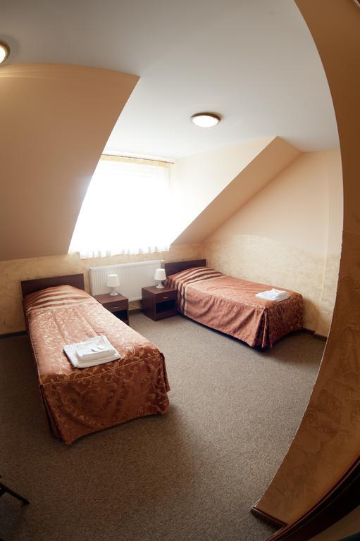 Hotel & Restauracja Okraglak Chęciny Chambre photo